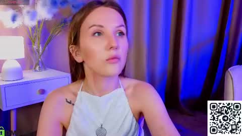 Zlata  Mon Tue Thu Fri Sun Sa GMT 3 0000pm - 0600pm  online show from August 2, 9:56 am