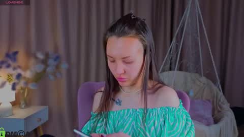 Zlata  Mon Tue Thu Fri Sun Sa GMT 3 0000pm - 0600pm  online show from October 4, 4:55 pm