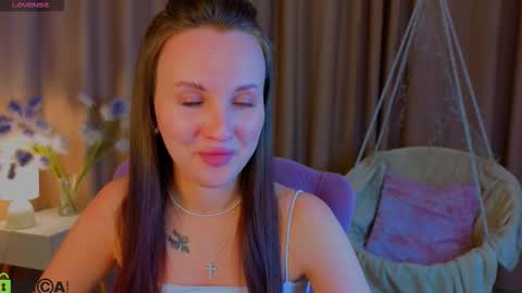 Zlata  Mon Tue Thu Fri Sun Sa GMT 3 0000pm - 0600pm  online show from October 1, 3:50 pm