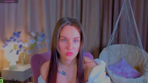 Zlata  Mon Tue Thu Fri Sun Sa GMT 3 0000pm - 0600pm  online show from October 3, 4:45 pm