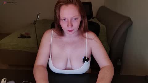 Snapshot of zlatalata chatting on October 5, 11:04 am zlatalata online show from October 5, 11:04 am