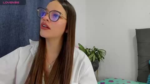 Snapshot of zoe69__ chatting on January 13, 4:07 am ZOE online show from January 13, 4:07 am