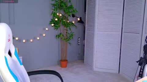 Im Zoe online show from March 20, 2:00 pm