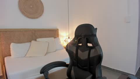 Zoe  online show from July 28, 2:24 pm