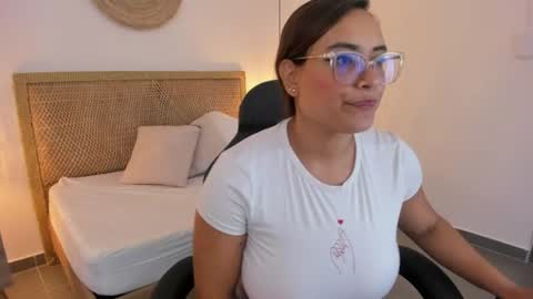 Zoe  online show from June 10, 4:16 pm