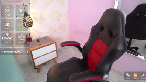 ZOE  online show from November 6, 1:06 pm