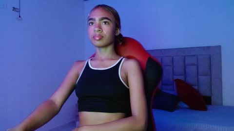 zoe_galli online show from October 21, 11:42 pm