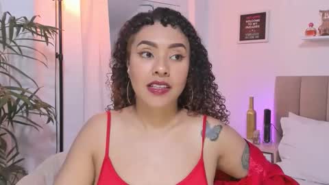 Zoe Gruber online show from November 19, 11:49 pm