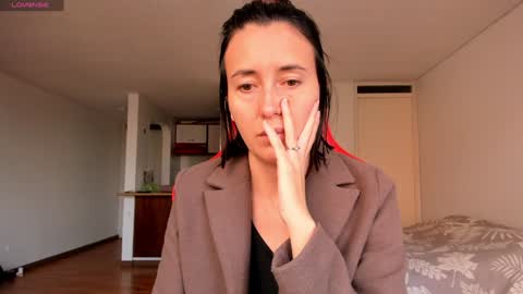 Snapshot of zoe_jeane_beker chatting on December 11, 9:45 pm ZOE online show from December 11, 9:45 pm
