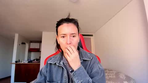 Snapshot of zoe_jeane_beker chatting on October 2, 8:36 pm ZOE online show from October 2, 8:36 pm