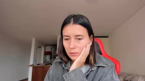 Snapshot of zoe_jeane_beker chatting on February 9, 8:13 pm ZOE online show from February 9, 8:13 pm