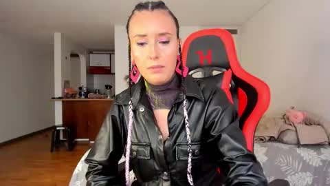 ZOE online show from November 21, 9:28 pm