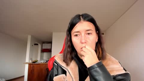 Snapshot of zoe_jeane_beker chatting on February 24, 9:09 pm ZOE online show from February 24, 9:09 pm