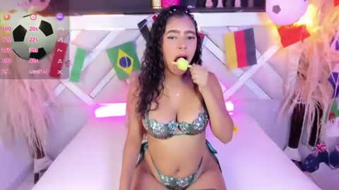 Zoey  online show from June 16, 9:38 pm