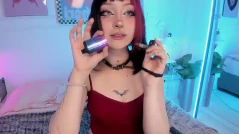 Zoe Lynch online show from June 15, 12:27 pm