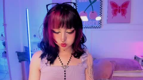 Zoe Lynch online show from July 28, 12:12 pm