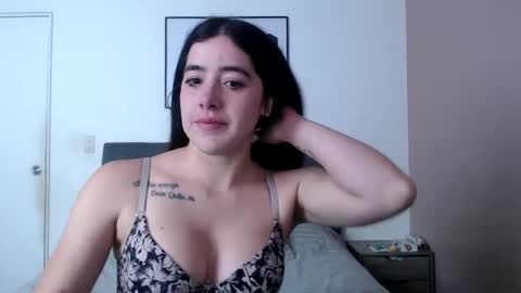 Snapshot of zoe_mill33r chatting on January 8, 5:48 pm Zoe online show from January 8, 5:48 pm