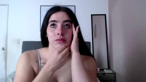 Snapshot of zoe_mill33r chatting on February 25, 7:16 pm Zoe online show from February 25, 7:16 pm