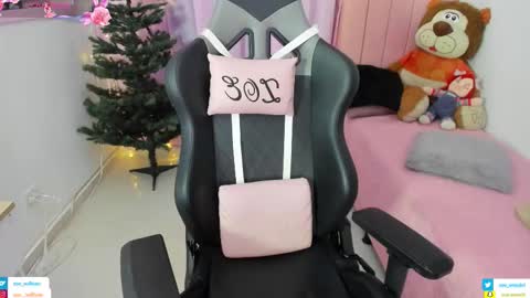 zoe_sullivan_ online show from November 17, 9:54 am