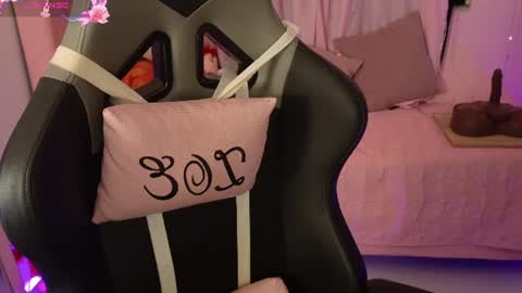 zoe_sullivan_ online show from July 2, 9:15 am
