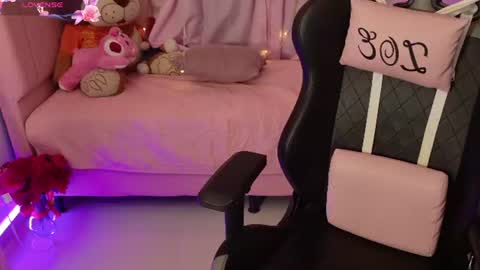 zoe_sullivan_ online show from June 17, 9:21 am
