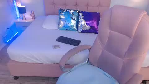 zoe online show from July 10, 3:40 am