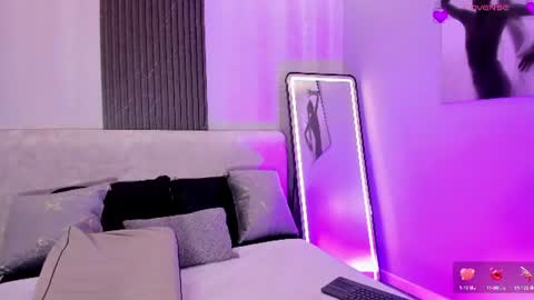 Zoe 3 online show from August 3, 5:51 pm