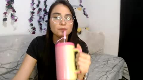 Zoe online show from August 7, 2:29 am