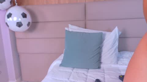 Zoe online show from July 3, 11:05 am
