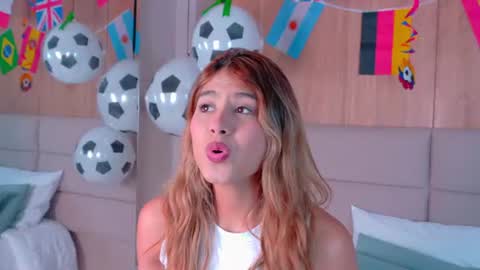 Zoe online show from June 27, 5:41 pm