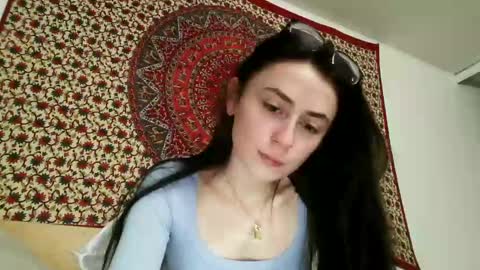 Snapshot of zoepleasing chatting on March 10, 3:45 am zoepleasing online show from March 10, 3:45 am
