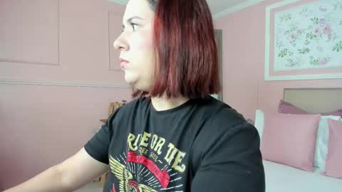 Snapshot of zoes_mile chatting on March 7, 11:07 am Zoes online show from March 7, 11:07 am