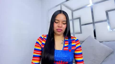 ZoeSwam online show from October 31, 12:20 pm