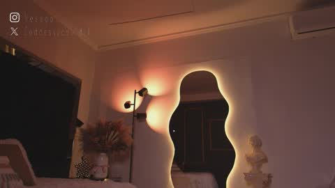 zoevidal_ online show from March 4, 12:12 pm