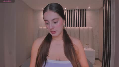 Zoey Walker online show from November 4, 11:37 am