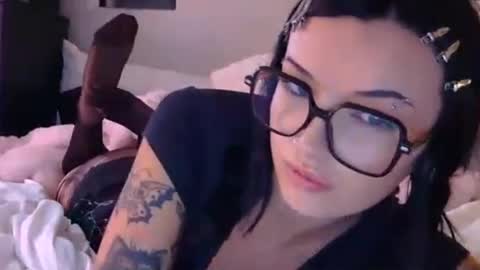 zoeyyb666 online show from June 21, 1:53 am