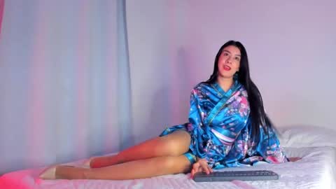 Snapshot of zohey_ chatting on October 10, 6:51 am Zohey  online show from October 10, 6:51 am