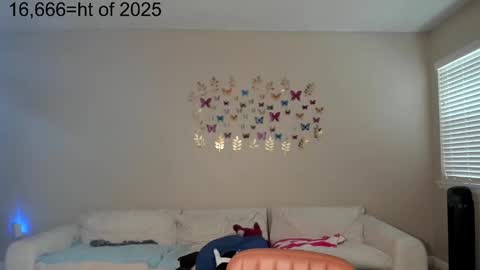 Snapshot of zoiebutterfly chatting on October 10, 9:52 pm Zoie online show from October 10, 9:52 pm