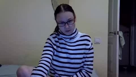 Zyuhre online show from October 11, 7:05 pm