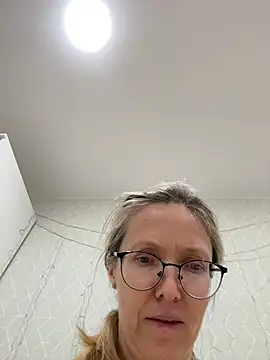 angelmommu online show from March 1, 8:14 am