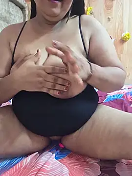 MOM-SUN-COUPLE online show from May 31, 9:59 am