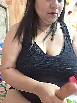 MOM-SUN-COUPLE online show from June 14, 8:15 am