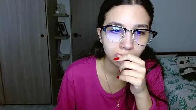 mia  lopez  online show from December 5, 2:33 am