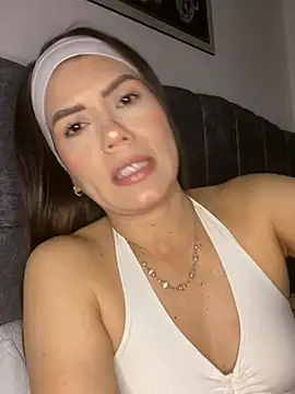 martina contreras online show from August 6, 6:09 am