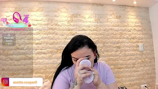 anette cooper online show from November 26, 4:02 am