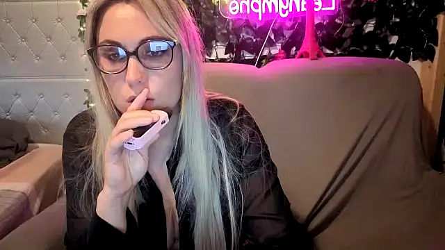 Leanymphoo online show from October 17, 4:21 pm