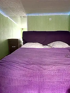 KiraXTender online show from March 11, 2:49 am