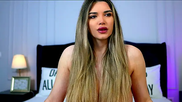 SophieAnn online show from May 5, 2:58 am