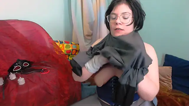 EverlyRays online show from December 15, 5:23 am