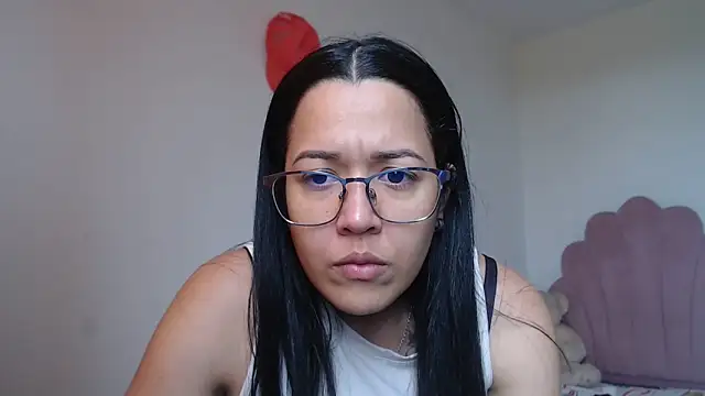 lady hot2xx online show from October 31, 6:01 pm